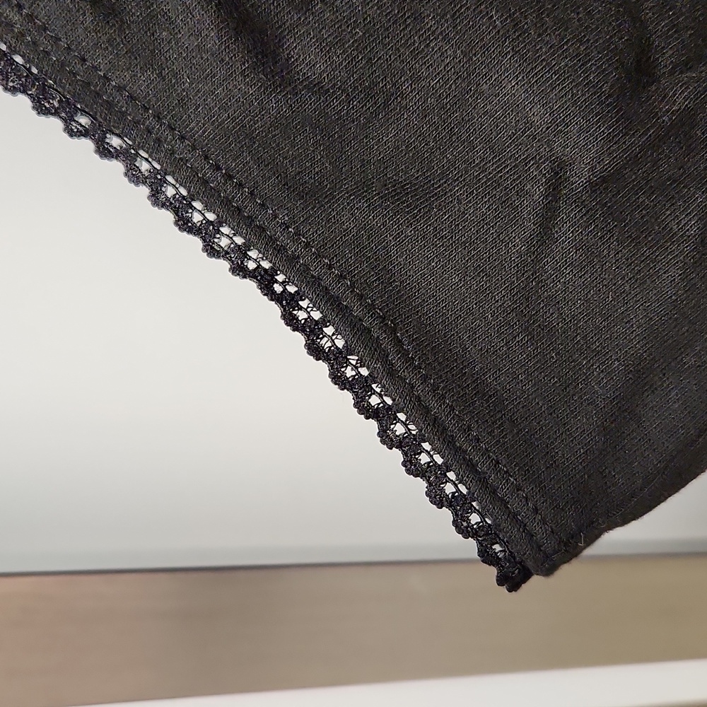 Soft by Avenue Black Floral Bead Tank Top - Size 30 / 32 - Picture 6 of 6